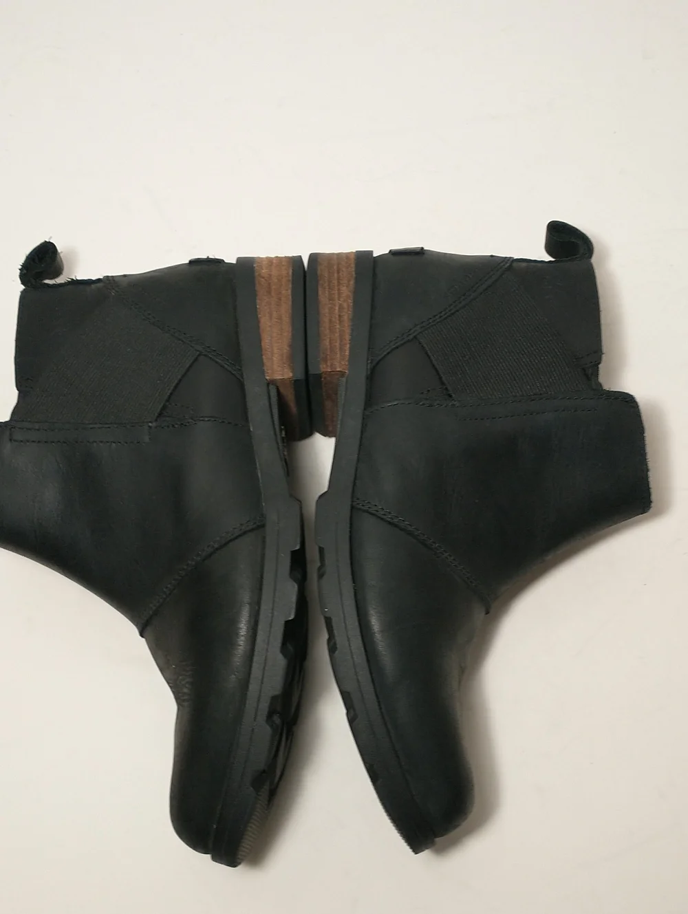 Sorel Emelie Chelsea Leather Waterproof Boot, Black, Women Size 9.5, Seam Sealed